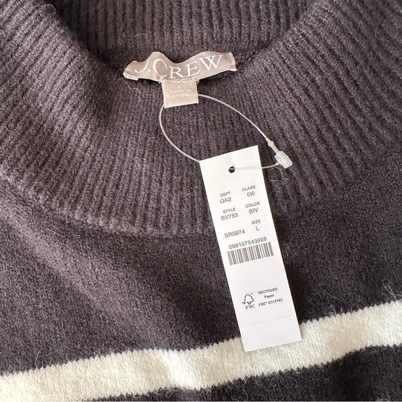 NWT J Crew Chunky crewneck sweater in Supersoft yarn - Picture 4 of 9